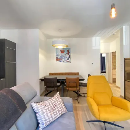 Plein Centre, T3 5p Totalement Renove 55m2. Wifi *